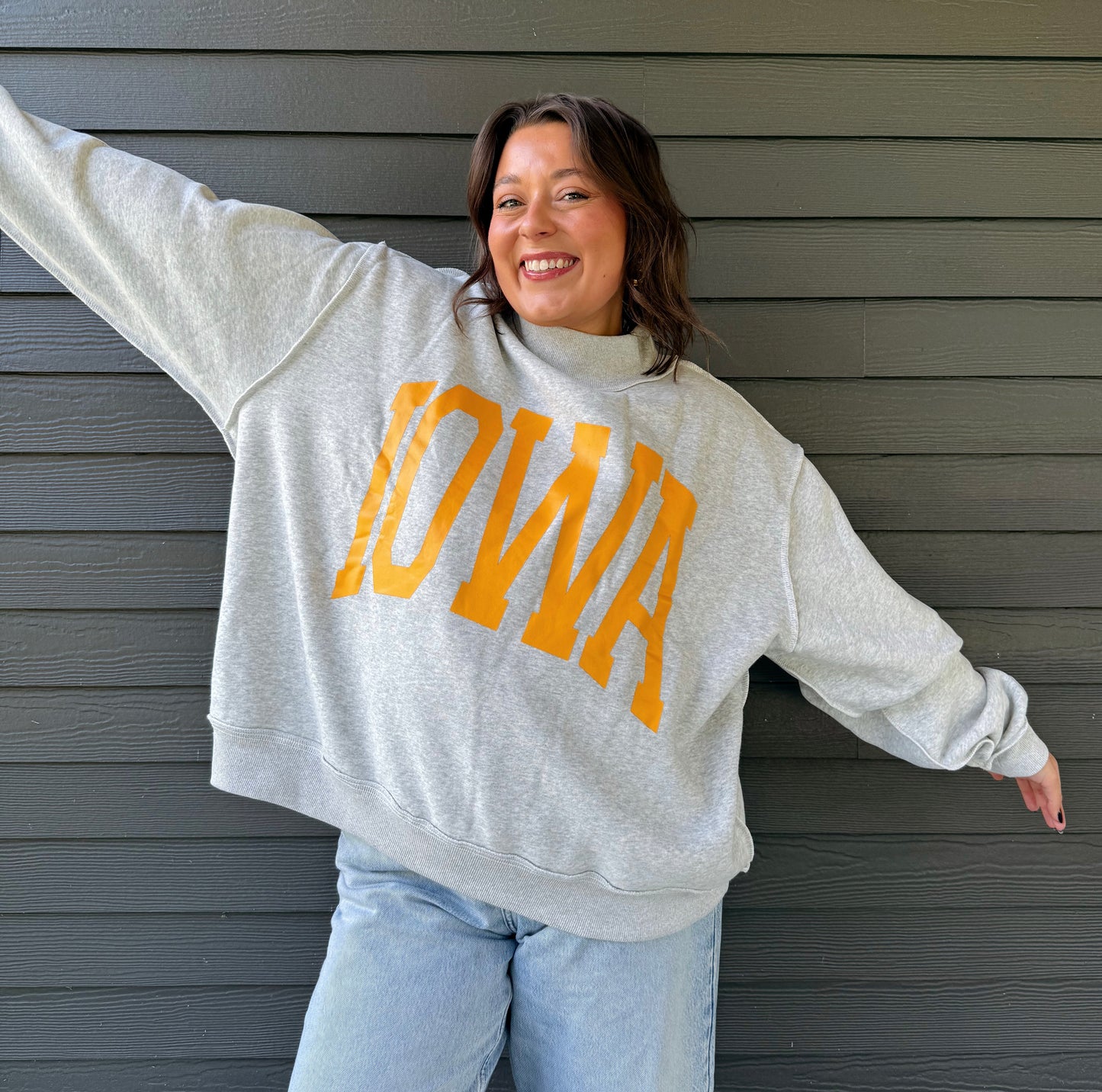 PREODER-IOWA Mockneck Sweatshirt