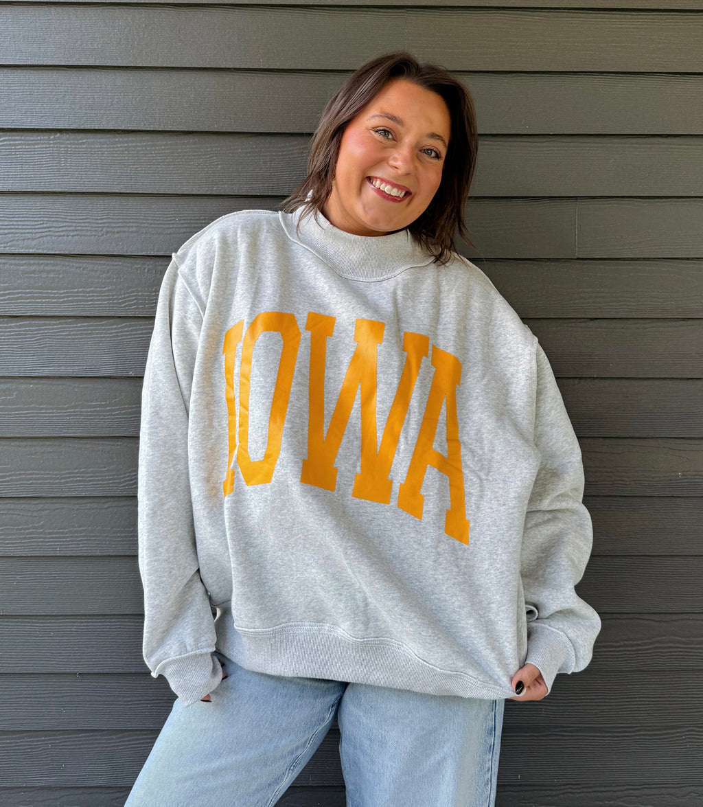 PREODER-IOWA Mockneck Sweatshirt